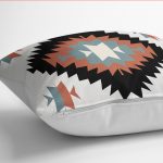 - K12087-Gorsel-3 - Realhomes RealHomes Siyah Zeminde Retro Motifli Kilim Desenli Dijital Baskılı Yastık Kırlent Kılıfı Realhomes