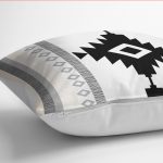 - K12089-Gorsel-3 - Realhomes RealHomes Siyah Zeminde Etnik Motifli Geometrik Desenli Dijital Baskılı Yastık Kırlent Kılıfı Realhomes