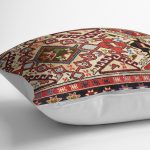 - K12098-Gorsel-3 - Realhomes RealHomes Kırmızı Zeminde Türkmen Motifli Kilim Desenli Dijital Baskılı Yastık Kırlent Kılıfı Realhomes