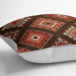 - K12100-Gorsel-3 - Realhomes RealHomes Kahverengi Zeminde Geleneksel Motifli Kilim Desenli Dijital Baskılı Yastık Kırlent Kılıfı Realhomes