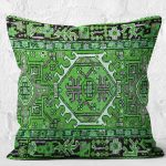 - K12102-Gorsel-2 - Realhomes RealHomes Yeşil Zeminde Geleneksel Motifli Kilim Desenli Dijital Baskılı Yastık Kırlent Kılıfı Realhomes