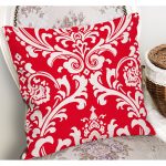 - K12109-Gorsel-1 - Realhomes RealHomes Kırmızı Zeminde Damask Motifli Otantik Desenli Dijital Baskılı Yastık Kırlent Kılıfı Realhomes