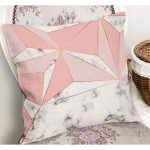 - K12124-Gorsel-1 - Realhomes RealHomes Beyaz - Pembe Zeminde Geometrik Motifli Mermer Desenli Dijital Baskılı Yastık Kırlent Kılıfı Realhomes