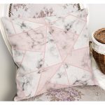- K12125-Gorsel-1 - Realhomes RealHomes Pembe - Beyaz Zeminde Mermer Motifli Geometrik Desenli Dijital Baskılı Yastık Kırlent Kılıfı Realhomes