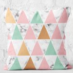 - K12126-Gorsel-2 - Realhomes RealHomes Beyaz Zeminde Üçgen Motifli Mermer Desenli Dijital Baskılı Yastık Kırlent Kılıfı Realhomes