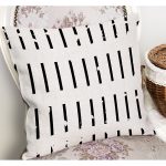 RealHomes Siyah - Beyaz Zeminde Eskitme Motifli Çizgili Desenli Dijital Baskılı Yastık Kırlent Kılıfı Realhomes