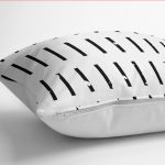 RealHomes Siyah - Beyaz Zeminde Eskitme Motifli Çizgili Desenli Dijital Baskılı Yastık Kırlent Kılıfı Realhomes