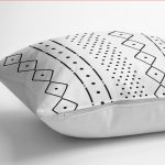 - K12132-Gorsel-3 - Realhomes RealHomes Beyaz Zeminde İskandinav Motifli Geleneksel Desenli Dijital Baskılı Yastık Kırlent Kılıfı Realhomes