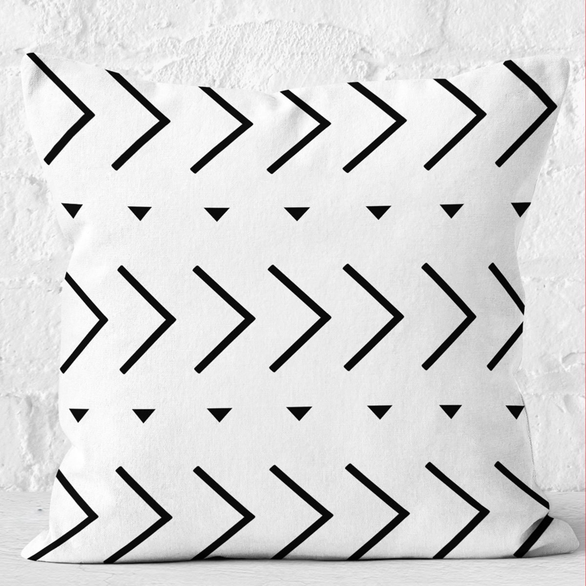 RealHomes Beyaz - Siyah Zeminde İskandinav Motifli Yöresel Desenli Dijital Baskılı Yastık Kırlent Kılıfı Realhomes