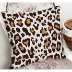 - K12141-Gorsel-1 - Realhomes  RealHomes Kahverengi Zeminde Leopar Motifli Post Desenli Dijital Baskılı Yastık Kırlent Kılıfı Realhomes