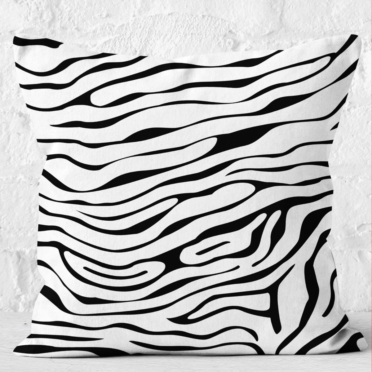 RealHomes Siyah - Beyaz Zeminde Zebra Motifli Post Desenli Dijital Baskılı Yastık Kırlent Kılıfı Realhomes