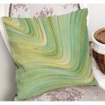 - K12151-Gorsel-1 - Realhomes RealHomes Yeşil - Gold Zeminde Altın Motifli Mermer Desenli Dijital Baskılı Yastık Kırlent Kılıfı Realhomes