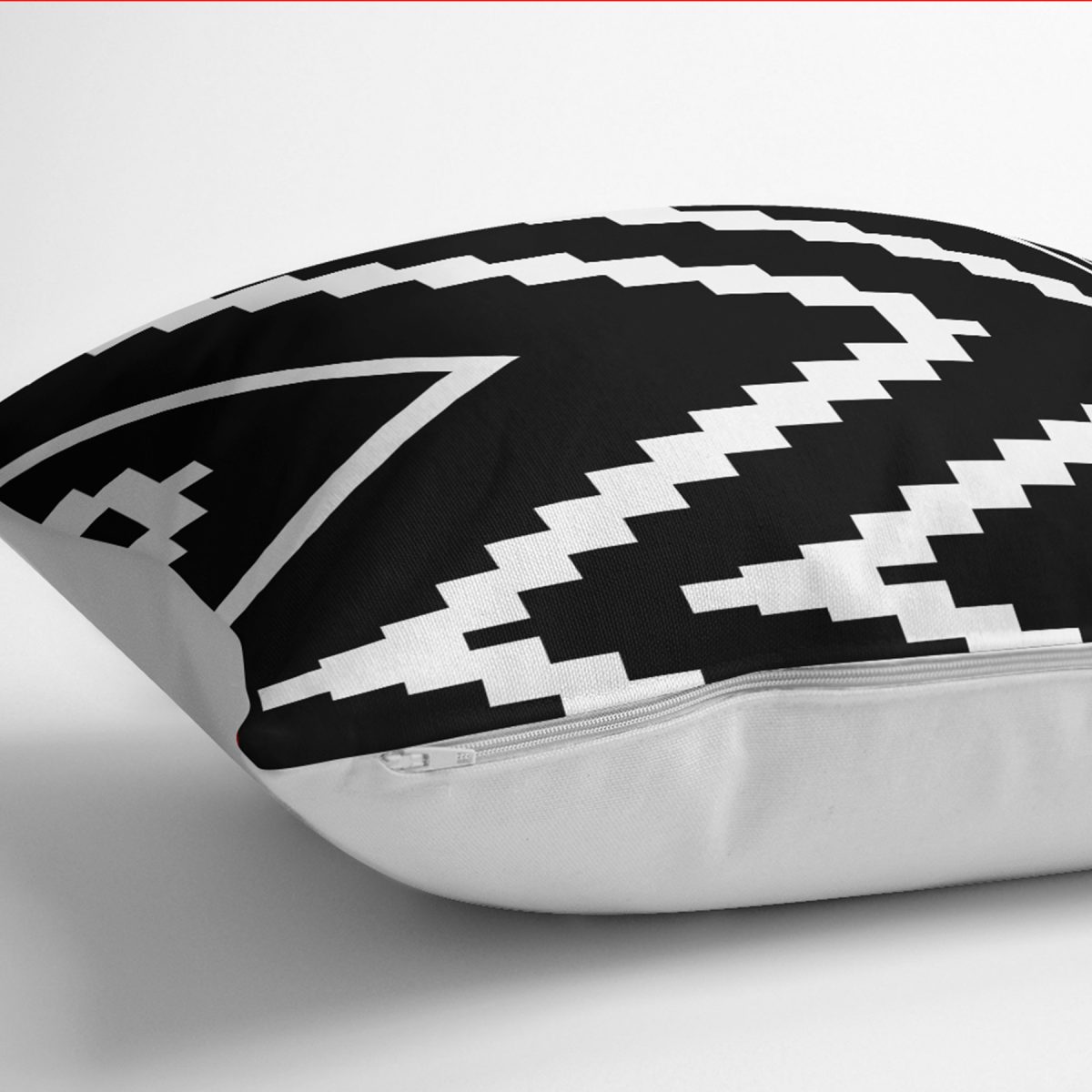 RealHomes Siyah Zeminde Geometrik Motifli Klasik Desenli Dijital Baskılı Yastık Kırlent Kılıfı Realhomes