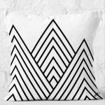 - K12159-Gorsel-2 - Realhomes RealHomes Siyah - Beyaz Zeminde Üçgen Motifli Geometrik Desenli Dijital Baskılı Yastık Kırlent Kılıfı Realhomes