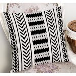 RealHomes Siyah - Beyaz Zeminde Geometrik Motifli İskandinav Desenli Dijital Baskılı Yastık Kırlent Kılıfı Realhomes