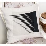 - K12162-Gorsel-1 - Realhomes RealHomes Siyah - Ekru Zeminde Kanvas Motifli Modern Sanat Desenli Dijital Baskılı Yastık Kırlent Kılıfı Realhomes