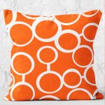 RealHomes Turuncu Zeminde Dairesel Motifli Geometrik Desenli Dijital Baskılı Yastık Kırlent Kılıfı Realhomes