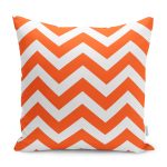 RealHomes Turuncu Zeminde Geometrik Motifli Zikzak Desenli Dijital Baskılı Yastık Kırlent Kılıfı Realhomes