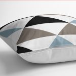 RealHomes Siyah - Mavi Zeminde Üçgen Motifli Geometrik Desenli Dijital Baskılı Yastık Kırlent Kılıfı Realhomes