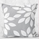 - K12180-Gorsel-2 - Realhomes  RealHomes Gri - Beyaz Zeminde Yaprak Motifli Klasik Desenli Dijital Baskılı Yastık Kırlent Kılıfı Realhomes
