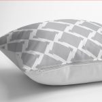 - K12181-Gorsel-3 - Realhomes  RealHomes Gri - Beyaz Zeminde Geometrik Motifli Baklava Desenli Dijital Baskılı Yastık Kırlent Kılıfı Realhomes