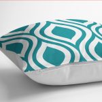 RealHomes Turkuaz Zeminde Geometrik Motifli Klasik Desenli Dijital Baskılı Yastık Kırlent Kılıfı Realhomes