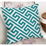 - K12200-Gorsel-1 - Realhomes  RealHomes Turkuaz Zeminde Geometrik Motifli Mozaik Desenli Dijital Baskılı Yastık Kırlent Kılıfı Realhomes