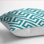 - K12200-Gorsel-3 - Realhomes  RealHomes Turkuaz Zeminde Geometrik Motifli Mozaik Desenli Dijital Baskılı Yastık Kırlent Kılıfı Realhomes