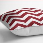 - K12204-Gorsel-3 - Realhomes RealHomes Bordo Zeminde Zikzak Motifli Geometrik Desenli Dijital Baskılı Yastık Kırlent Kılıfı Realhomes