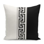 - K12219-Gorsel - Realhomes RealHomes Siyah - Gold Zeminde Klasik Motifli Geometrik Desenli Dijital Baskılı Yastık Kırlent Kılıfı Realhomes