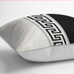 - K12219-Gorsel-3 - Realhomes RealHomes Siyah - Gold Zeminde Klasik Motifli Geometrik Desenli Dijital Baskılı Yastık Kırlent Kılıfı Realhomes