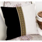 - K12233-Gorsel-1 - Realhomes RealHomes Siyah - Gold Zeminde Geometrik Motifli Klasik Desenli Dijital Baskılı Yastık Kırlent Kılıfı Realhomes