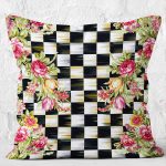 RealHomes Damalı Zeminde Damask Motifli Çiçek Desenli Dijital Baskılı Yastık Kırlent Kılıfı Realhomes