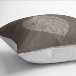 RealHomes Kahverengi Zeminde Yaprak Motifli Eskitme Desenli Dijital Baskılı Yastık Kırlent Kılıfı Realhomes