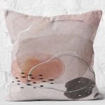 - K12299-Gorsel-2 - Realhomes  RealHomes Yavruağzı Zeminde Modern Sanat Motifli Kanvas Desenli Dijital Baskılı Yastık Kırlent Kılıfı Realhomes