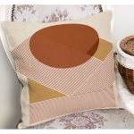 - K12312-Gorsel-1 - Realhomes  RealHomes Siyah - Kahverengi Zeminde Tablo Motifli Modern Sanat Desenli Dijital Baskılı Yastık Kırlent Kılıfı Realhomes