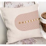 - K12314-Gorsel-1 - Realhomes  RealHomes Krem - Kahverengi Zeminde Bohem Motifli Tablo Desenli Dijital Baskılı Yastık Kırlent Kılıfı Realhomes