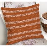 - K12316-Gorsel-1 - Realhomes RealHomes Kiremit Zeminde İskandinav Motifli Geometrik Desenli Dijital Baskılı Yastık Kırlent Kılıfı Realhomes