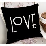 - K12318-Gorsel-1 - Realhomes RealHomes Siyah Zeminde Yazı Motifli Love Desenli Dijital Baskılı Yastık Kırlent Kılıfı Realhomes