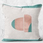 RealHomes Turkuaz - Yavruağzı Zeminde Abstract Motifli Tablo Desenli Dijital Baskılı Yastık Kırlent Kılıfı Realhomes