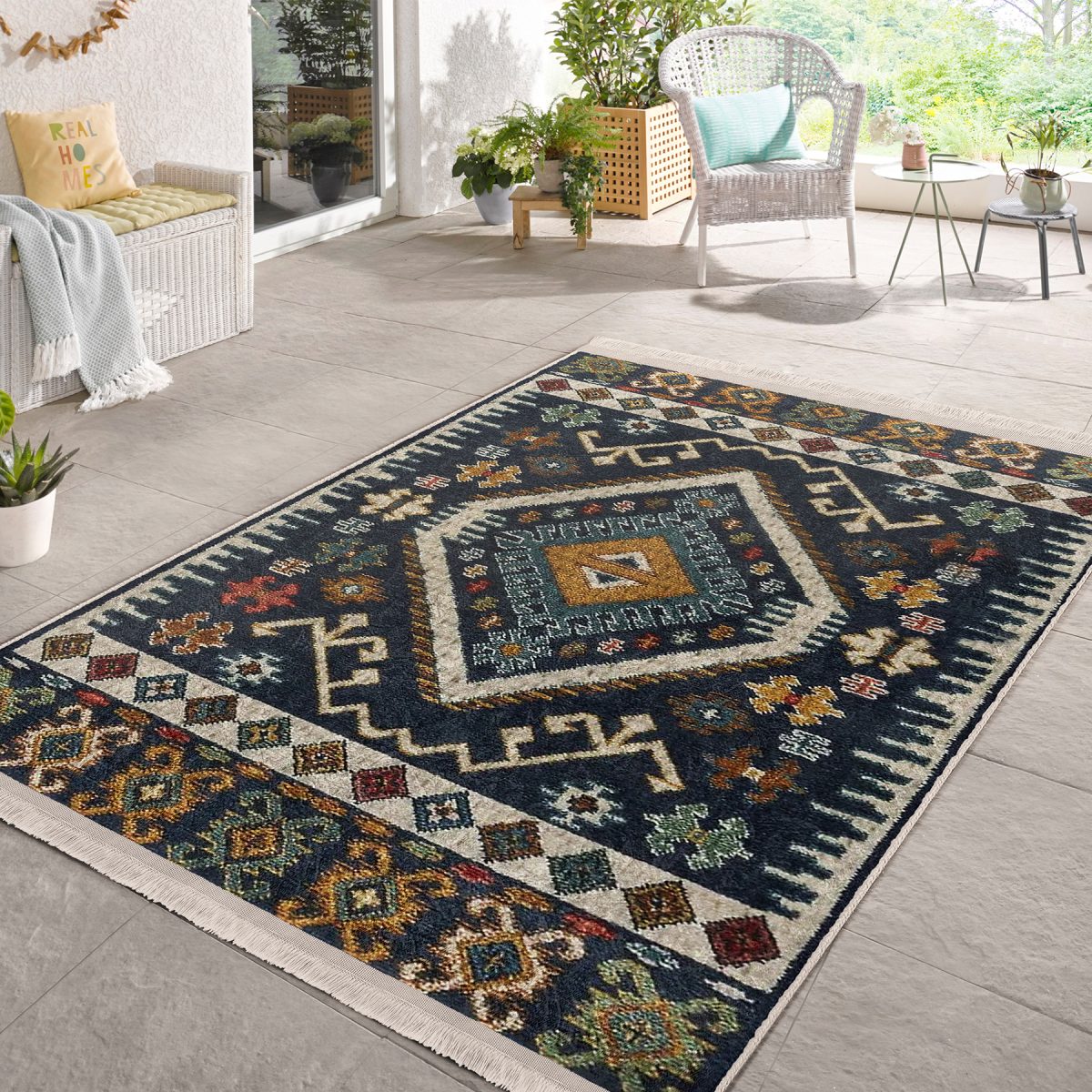 Lacivert Zeminde Kilim Motifli Baklava Desenli Etnik Motifler Vintage Salon & Oturma Odası Koridor & Antre Dijital Baskılı Makinede Yıkanabilir Kaymaz Taban Saçaklı Halı Realhomes