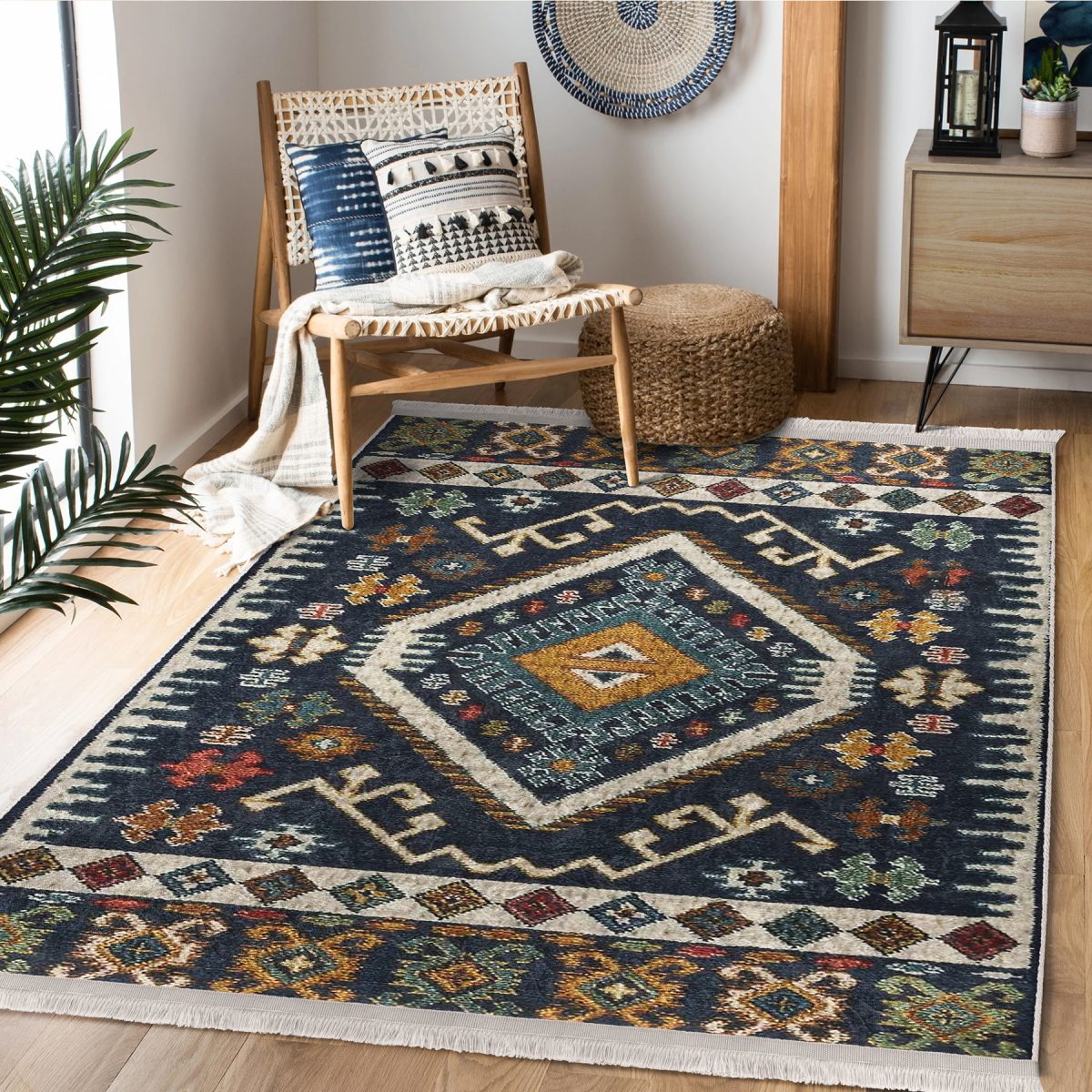 Lacivert Zeminde Kilim Motifli Baklava Desenli Etnik Motifler Vintage Salon & Oturma Odası Koridor & Antre Dijital Baskılı Makinede Yıkanabilir Kaymaz Taban Saçaklı Halı Realhomes