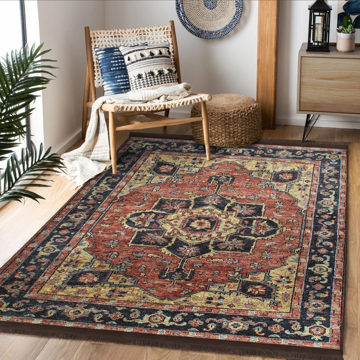 Renkli Zeminde Kilim Motifli Hereke Desenli Avangarde Etnik Motifler Salon & Oturma Odası Koridor & Antre Dijital Baskılı Makinede Yıkanabilir Kaymaz Taban Saçaklı Halı Realhomes