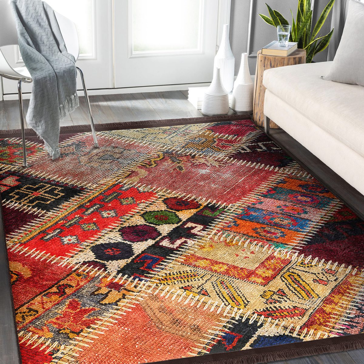 Kırmızı Zeminde Patchwork Motifli Geleneksel Desenli Vintage Etnik Motifler Salon & Oturma Odası Yatak Odası Dijital Baskılı Makinede Yıkanabilir Kaymaz Taban Saçaklı Halı Realhomes