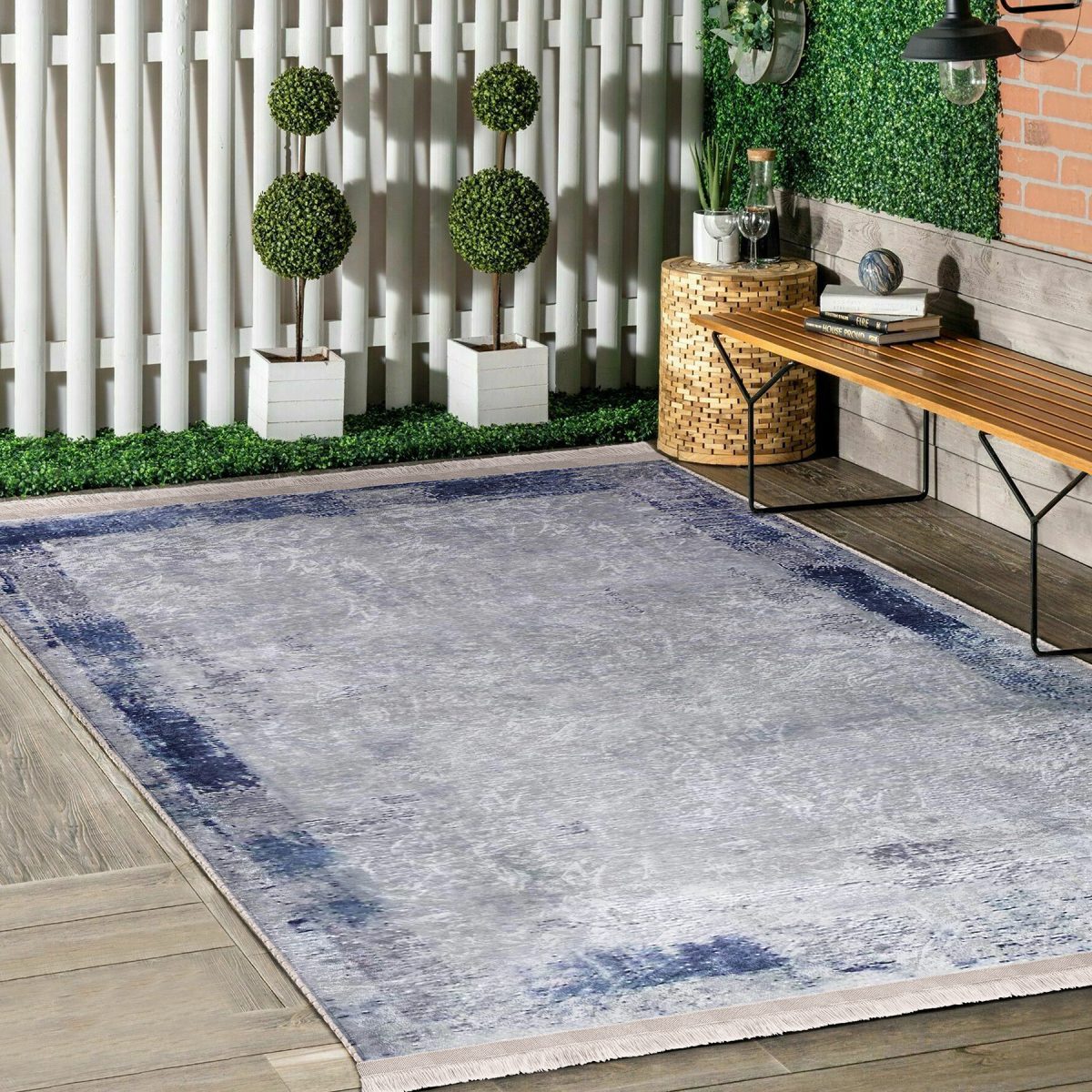 Gri - Mavi Zeminde Çerçeveli Motifli Eskitme Desenli Sade & Şık Eskitme Motifli Salon & Oturma Odası Koridor & Antre Dijital Baskılı Makinede Yıkanabilir Kaymaz Taban Saçaklı Halı Realhomes