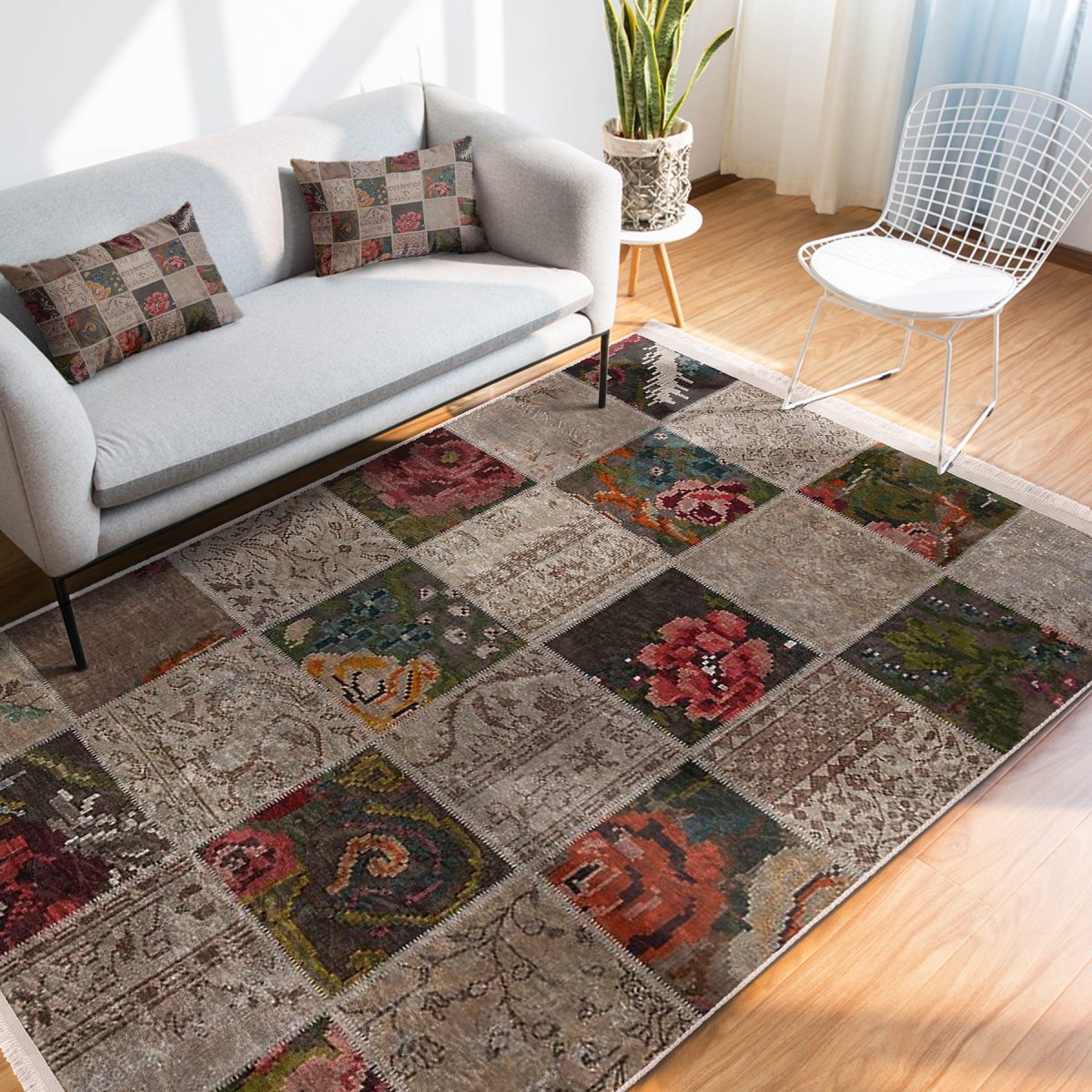 Bej Zeminde Patchwork Motifli Çiçek Desenli Vintage Klasik Salon & Oturma Odası Yatak Odası Dijital Baskılı Makinede Yıkanabilir Kaymaz Taban Saçaklı Halı Realhomes