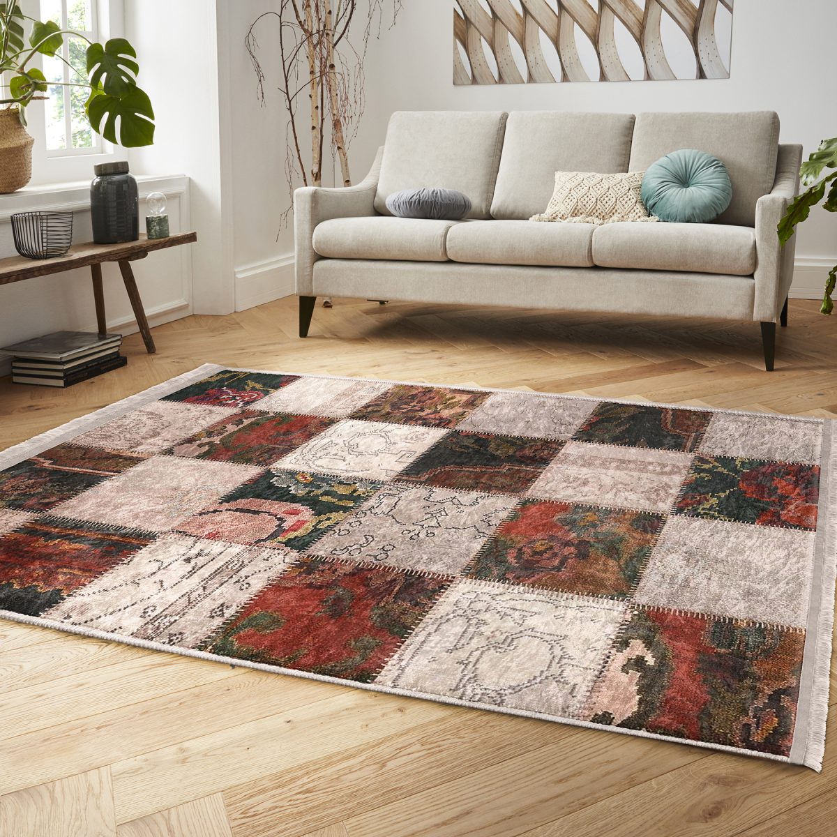 Bej Zeminde Patchwork Motifli Çiçek Desenli Vintage Klasik Salon & Oturma Odası Koridor & Antre Dijital Baskılı Makinede Yıkanabilir Kaymaz Taban Saçaklı Halı Realhomes