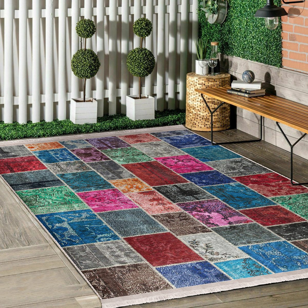 Çok Renkli Zeminde Kırkyama Motifli Patchwork Desenli Vintage Klasik Salon & Oturma Odası Yatak Odası Dijital Baskılı Makinede Yıkanabilir Kaymaz Taban Saçaklı Halı Realhomes