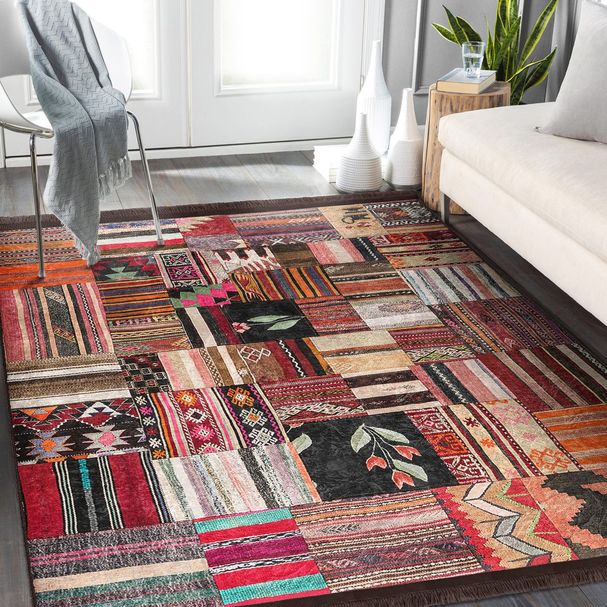 Siyah - Beyaz Zeminde Kırkyama Motifli Patchwork Desenli Vintage Sade & Şık Salon & Oturma Odası Yatak Odası Dijital Baskılı Makinede Yıkanabilir Kaymaz Taban Saçaklı Halı Realhomes