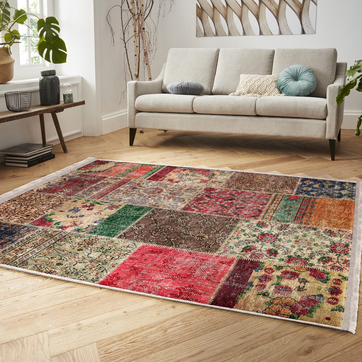 Kırmızı - Krem Zeminde Patchwork Motifli Geleneksel Desenli Vintage Etnik Motifler Salon & Oturma Odası Koridor & Antre Dijital Baskılı Makinede Yıkanabilir Kaymaz Taban Saçaklı Halı Realhomes